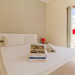 Case de vacanță Well Located Townhouse & Courtyard Kalka - Happy