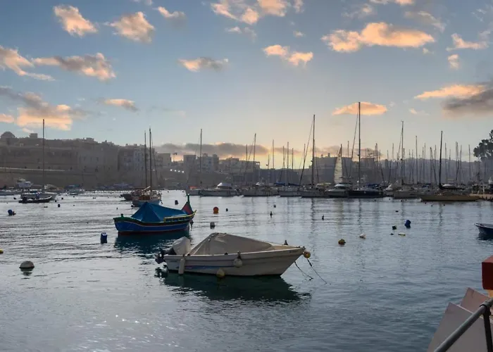 Σπίτι διακοπών Well Located Townhouse & Courtyard Kalka - Happy *