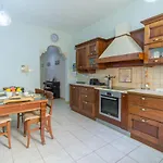 펜션 Well Located Townhouse & Courtyard Kalka - Happy