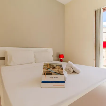 בית נופש Well Located Townhouse & Courtyard Kalka - Happy