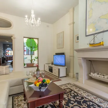 Well Located Townhouse & Courtyard Kalka - Happy Kalkara