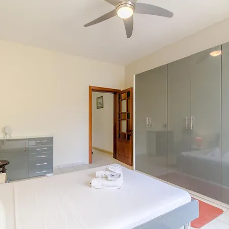 Well Located Townhouse & Courtyard Kalka - Happy Hébergement de vacances Kalkara