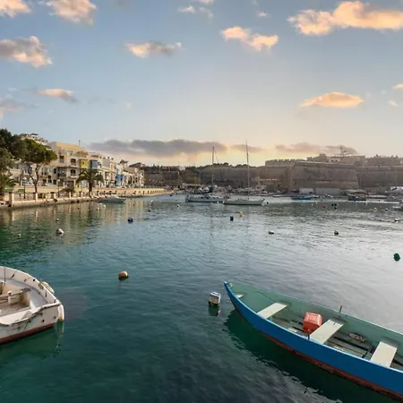 Well Located Townhouse & Courtyard Kalka - Happy בית נופש