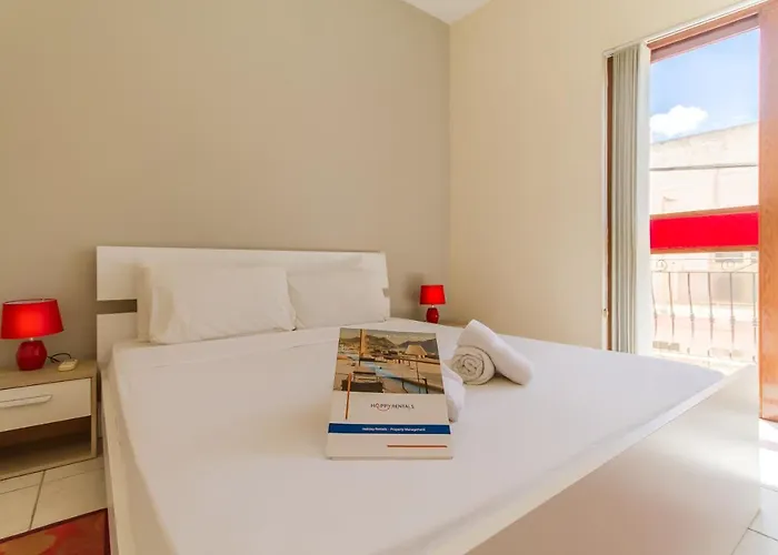 Сasa de vacaciones Well Located Townhouse & Courtyard Kalka - Happy