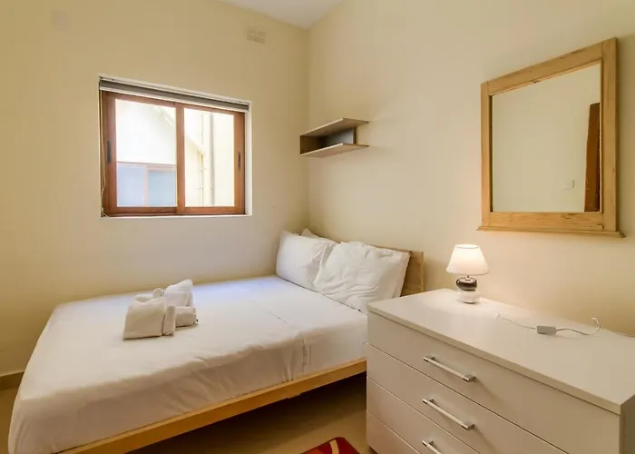 Well Located Townhouse & Courtyard Kalka - Happy Сasa de vacaciones *