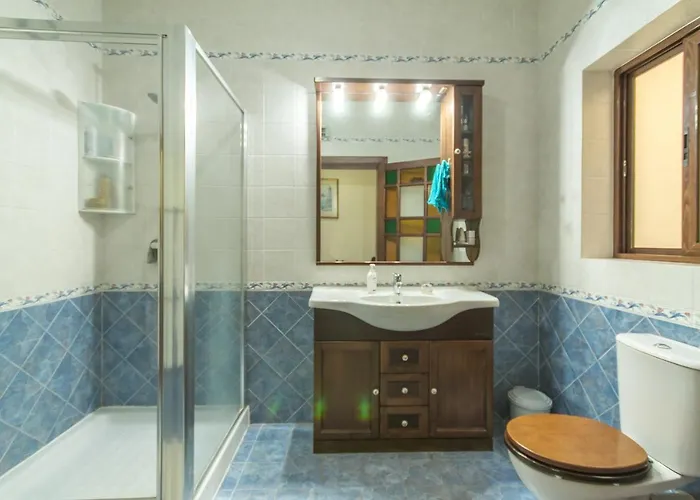 Well Located Townhouse & Courtyard Kalka - Happy * Kalkara