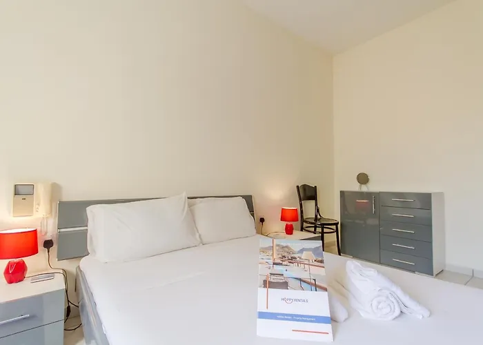 Well Located Townhouse & Courtyard Kalka - Happy Kalkara